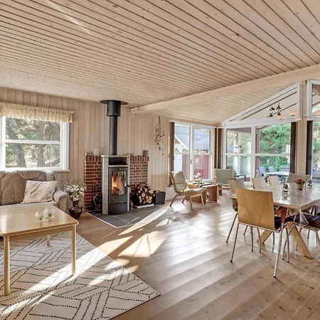 Fantastiskt Hus Med 3 Sovrum I Blåvand *